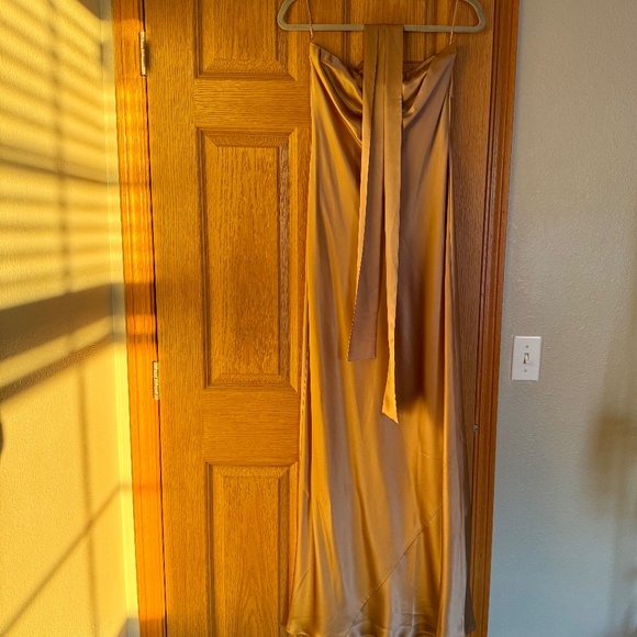 NWT! Reformation Oren Silk Dress Brown - Size M - Picture 4 of 9